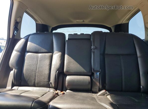 5N1DR2MM7HC912517 2017 NISSAN PATHFINDER Silver Հետևի նստատեղերի տեսք