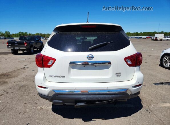 5N1DR2MM7JC654232 2018 NISSAN PATHFINDER White Rear view