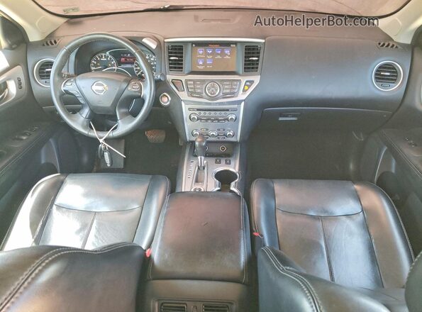 5N1DR2MM8HC601694 2017 NISSAN PATHFINDER Silver 