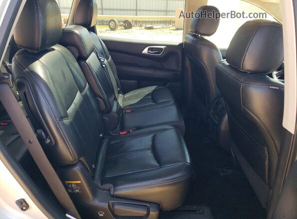 5N1DR2MM8HC601694 2017 NISSAN PATHFINDER Silver 