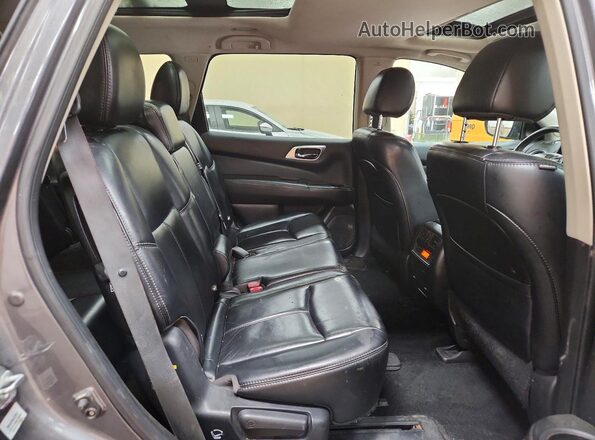 5N1DR2MM8HC649311 2017 NISSAN PATHFINDER Gray Vista interior trasera
