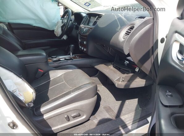 5N1DR2MM8HC649762 2017 NISSAN PATHFINDER Белый Вид салона спереди