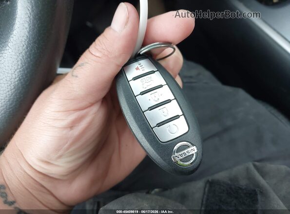 5N1DR2MM8JC607761 2018 NISSAN PATHFINDER Silver Dashboard view