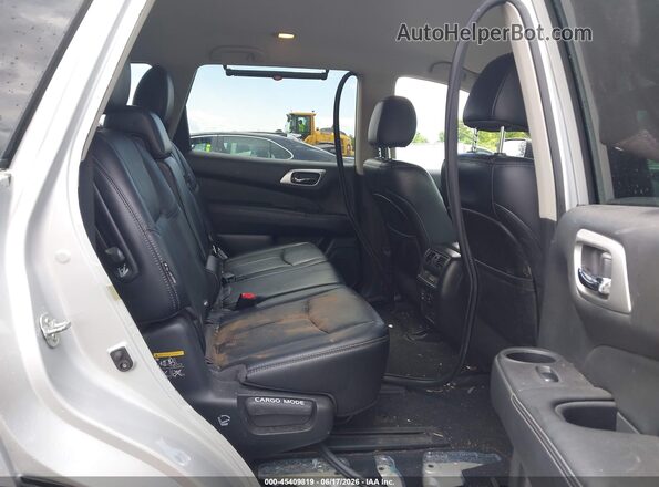 5N1DR2MM8JC607761 2018 NISSAN PATHFINDER Silver VIN sticker view