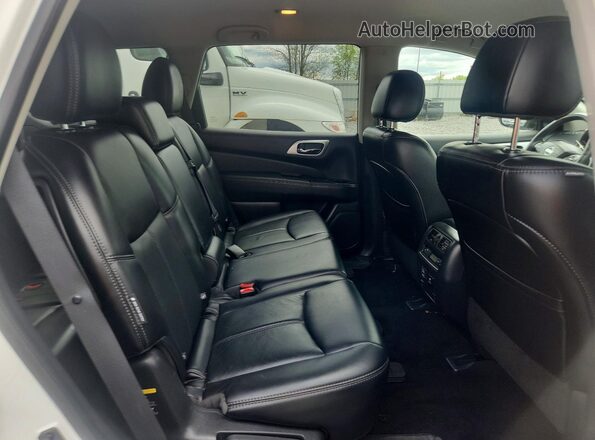 5N1DR2MM8JC611759 2018 NISSAN PATHFINDER White 