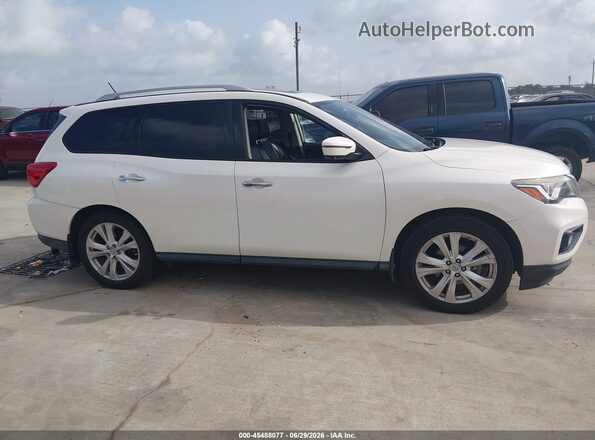5N1DR2MM9JC619658 2018 NISSAN PATHFINDER White Rear interior view