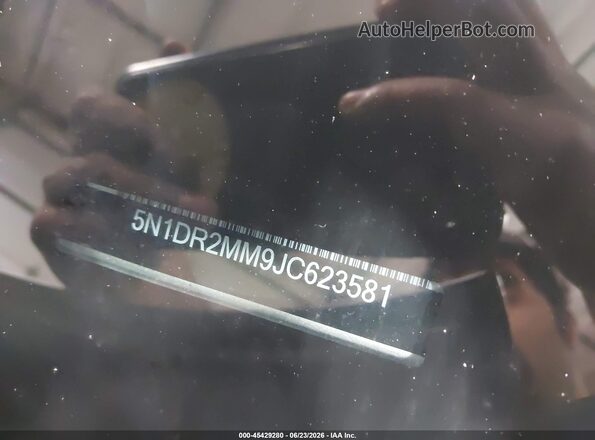 5N1DR2MM9JC623581 2018 NISSAN PATHFINDER Silver Շարժիչի բաժամունքի տեսք