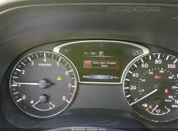 5N1DR2MM9JC652529 2018 NISSAN PATHFINDER Silver Widok tylnych siedzeń