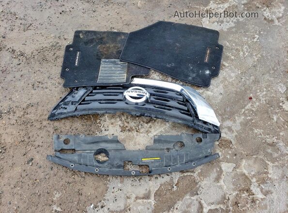 5N1DR2MMXJC629017 2018 NISSAN PATHFINDER Black VIN sticker view