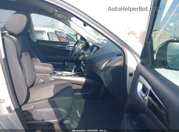 5N1DR2MN0HC904204 2017 NISSAN PATHFINDER Silver Вид салону спереду