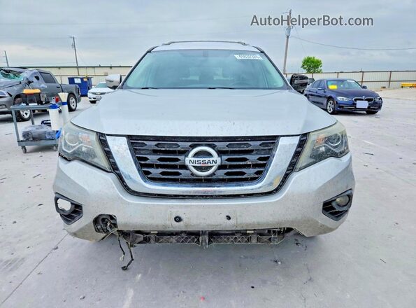 5N1DR2MN1JC650962 2018 NISSAN PATHFINDER Серебряный Вид спереди