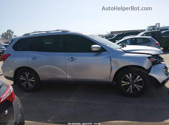 5N1DR2MN2JC658231 2018 NISSAN PATHFINDER Silver Սալոնի հետևի տեսք
