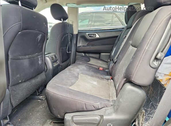 5N1DR2MN3HC900468 2017 NISSAN PATHFINDER Gray Вид задньої частини салону