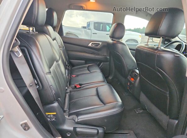 5N1DR2MN4JC641673 2018 NISSAN PATHFINDER Silver Սալոնի հետևի տեսք
