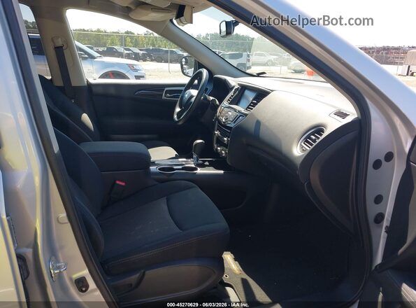 5N1DR2MN6HC673891 2017 NISSAN PATHFINDER Silver Вид салону спереду