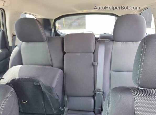 5N1DR2MN6JC606021 2018 NISSAN PATHFINDER Gray Rear seats view