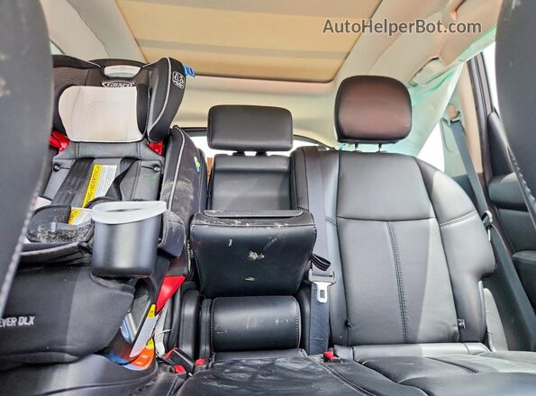 5N1DR2MN7HC650412 2017 NISSAN PATHFINDER Gray Vista de los asientos traseros