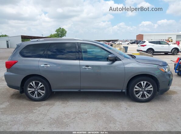 5N1DR2MN7HC655996 2017 NISSAN PATHFINDER Gray Widok wnętrza z tyłu