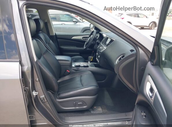 5N1DR2MN7HC655996 2017 NISSAN PATHFINDER Gray Widok wnętrza z przodu
