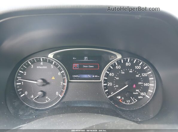 5N1DR2MN7HC655996 2017 NISSAN PATHFINDER Gray Widok tylnych siedzeń