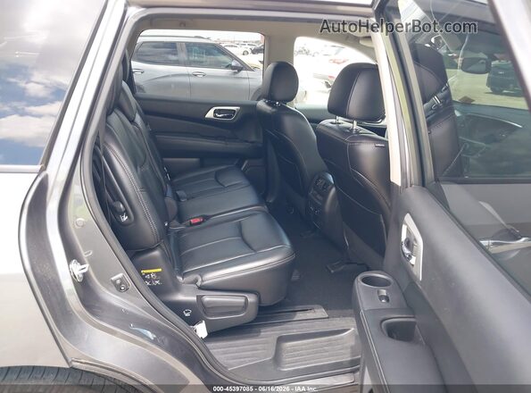 5N1DR2MN7HC655996 2017 NISSAN PATHFINDER Gray Widok naklejki z numerem VIN