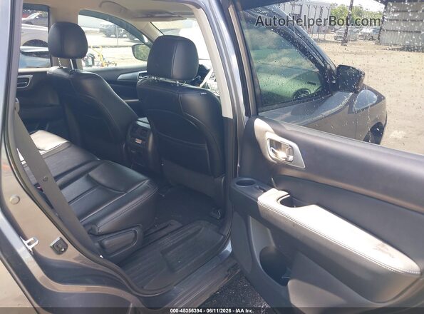 5N1DR2MN7HC660390 2017 NISSAN PATHFINDER Black Vista de la etiqueta del VIN
