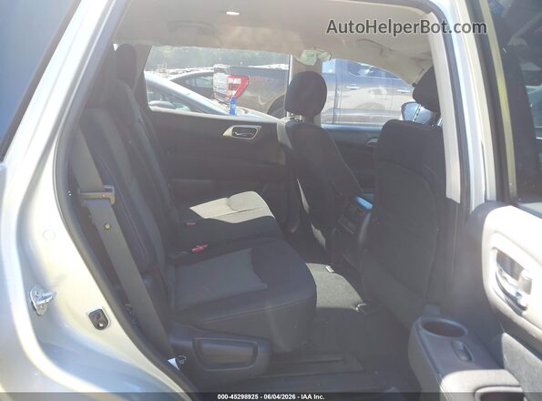 5N1DR2MN8HC602871 2017 NISSAN PATHFINDER Silver Widok naklejki z numerem VIN