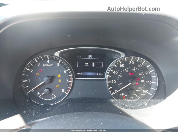5N1DR2MN8HC602871 2017 NISSAN PATHFINDER Silver Widok tylnych siedzeń