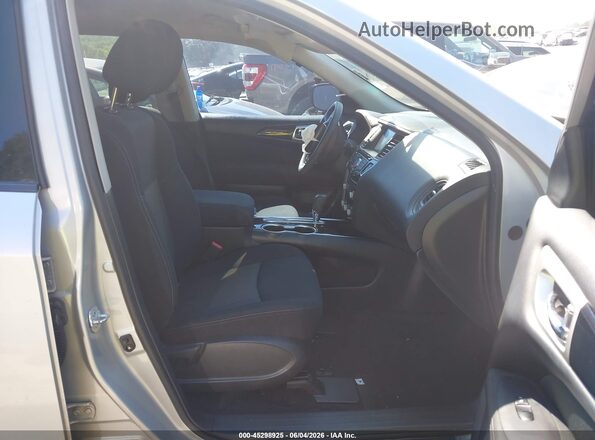 5N1DR2MN8HC602871 2017 NISSAN PATHFINDER Silver Widok wnętrza z przodu