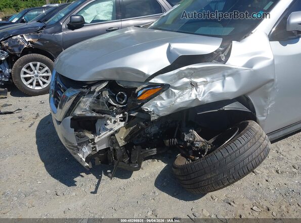 5N1DR2MN8HC602871 2017 NISSAN PATHFINDER Silver Widok z przodu