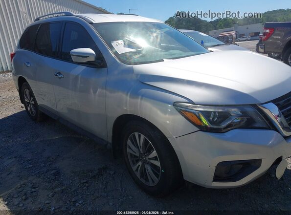 5N1DR2MN8HC602871 2017 NISSAN PATHFINDER Silver Widok wnętrza z tyłu