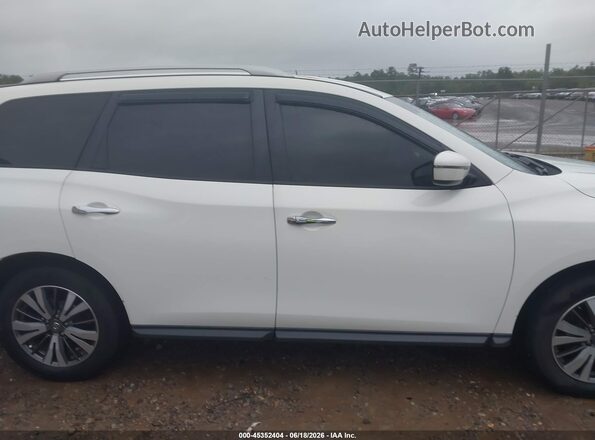 5N1DR2MN8HC686495 2017 NISSAN PATHFINDER White Rear interior view