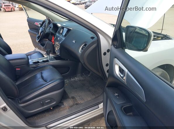 5N1DR2MNXKC633305 2019 NISSAN PATHFINDER Silver Widok wnętrza z przodu
