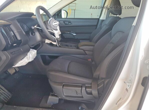 5N1DR3AA3SC248675 2025 NISSAN PATHFINDER White Вид салону спереду