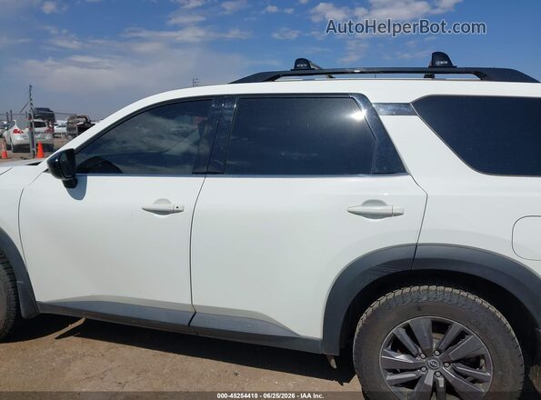 5N1DR3AA8PC261073 2023 NISSAN PATHFINDER White სალონის 360-გრადუსიანი ხედი