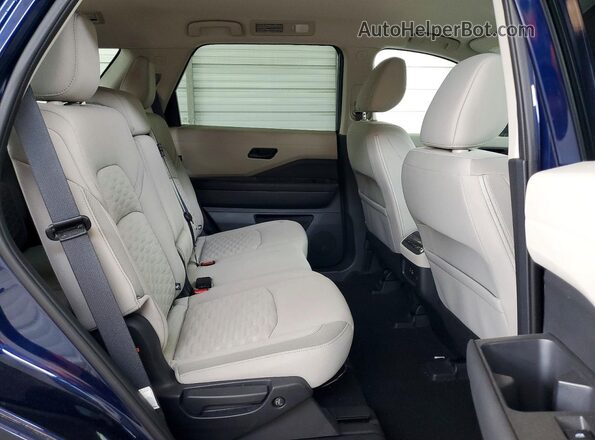 5N1DR3BA0PC262460 2023 NISSAN PATHFINDER Синий Вид задней части салона