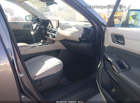 5N1DR3BA5RC305399 2024 NISSAN PATHFINDER Gray Front interior view