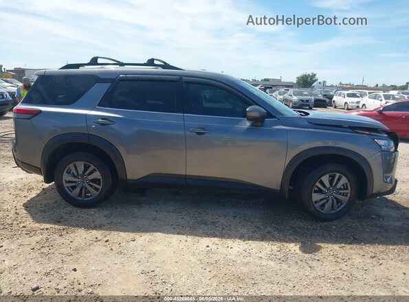 5N1DR3BA8RC314078 2024 NISSAN PATHFINDER Серый Вид задней части салона