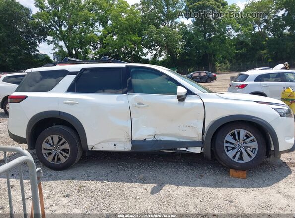 5N1DR3BB4SC229642 2025 NISSAN PATHFINDER White Սալոնի հետևի տեսք