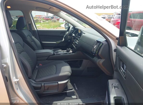 5N1DR3BC3SC292871 2025 NISSAN PATHFINDER Silver Widok wnętrza z przodu