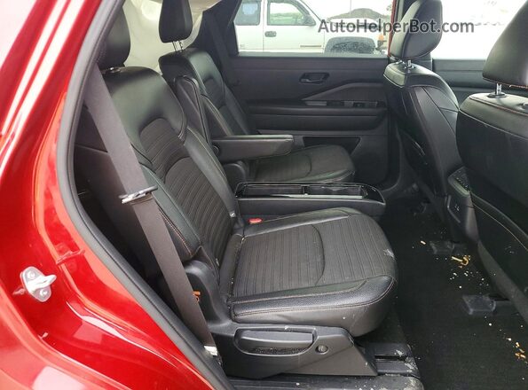 5N1DR3BD3PC264200 2023 NISSAN PATHFINDER Red Vista interior trasera