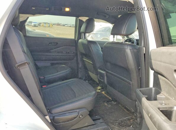 5N1DR3BD5PC258107 2023 NISSAN PATHFINDER White Rear interior view