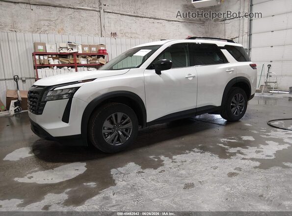 5N1DR3BE2TC232843 2026 NISSAN PATHFINDER White წინა მარცხენა ხედი სამი მეოთხედიდან