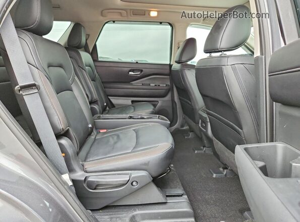 5N1DR3CB1RC238047 2024 NISSAN PATHFINDER Gray Rear interior view