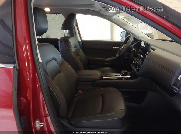 5N1DR3CB2RC247033 2024 NISSAN PATHFINDER Красный Вид салона спереди