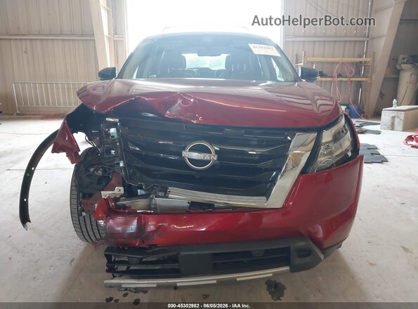 5N1DR3CB2RC247033 2024 NISSAN PATHFINDER Красный Вид задней части салона