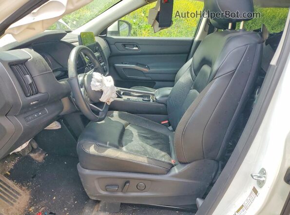 5N1DR3CC2PC207637 2023 NISSAN PATHFINDER White Front interior view