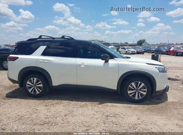 5N1DR3CC2RC295107 2024 NISSAN PATHFINDER White Rear interior view