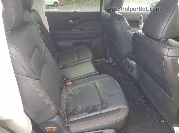 5N1DR3CC8RC312850 2024 NISSAN PATHFINDER White Vista interior trasera