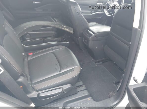 5N1DR3CD0PC229466 2023 NISSAN PATHFINDER White Vista de la etiqueta del VIN